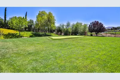 39520 Colleen Way, Temecula, CA 92592 - Photo 5