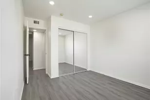9038 Orion Ave, North Hills, CA 91343 - Photo 11