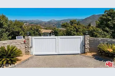 2125 Puerto Del Mundo, Fallbrook, CA 92028 - Photo 63