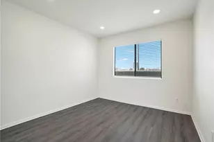 9038 Orion Ave, North Hills, CA 91343 - Photo 7