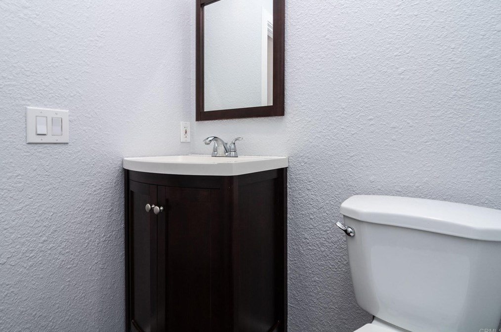 179 Mcafee Ct, Thousand Oaks CA 91360-2671 exterior