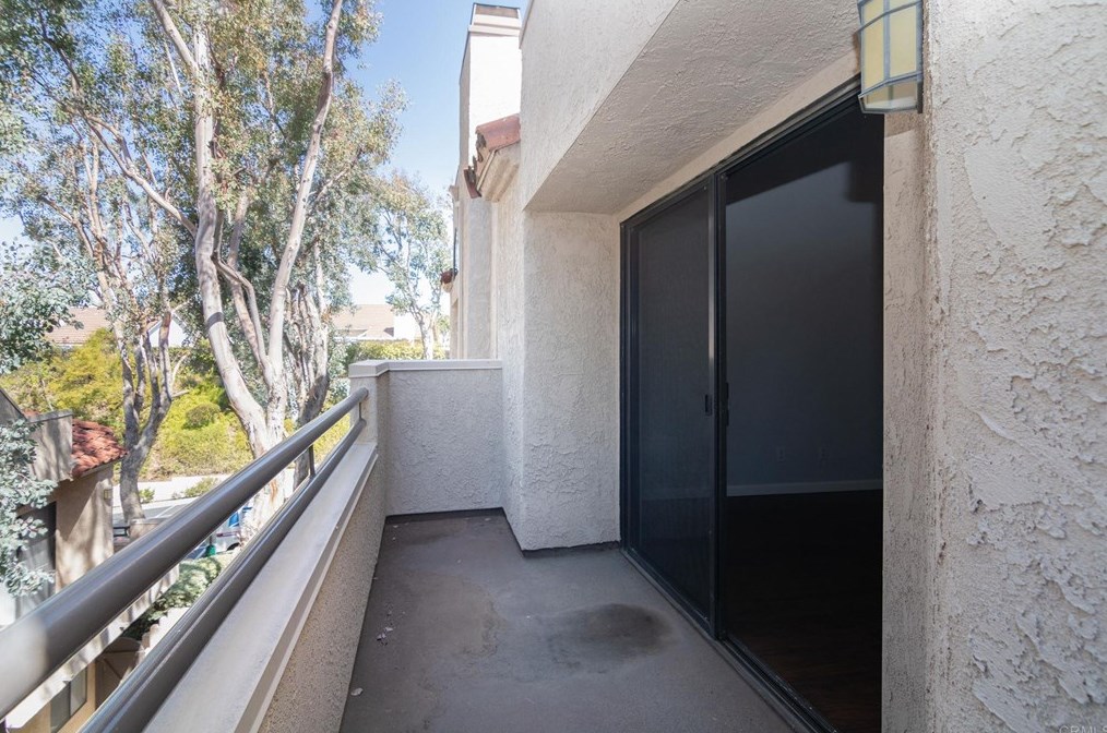 179 Mcafee Ct, Thousand Oaks CA 91360-2671 exterior