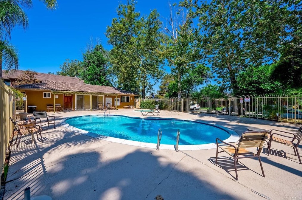 2041 Grand Ave, Escondido CA  92027-3408 exterior