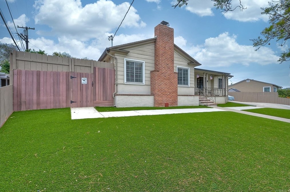 8845 Greenview Pl, Spring Valley CA  91977-1018 exterior
