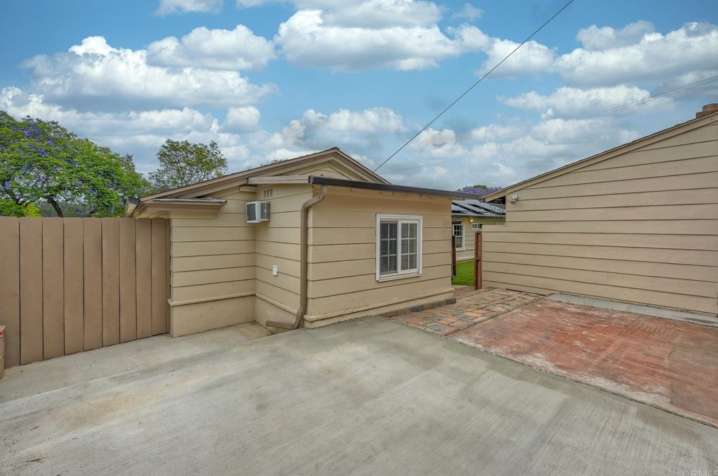 8845 Greenview Pl, Spring Valley CA  91977-1018 exterior