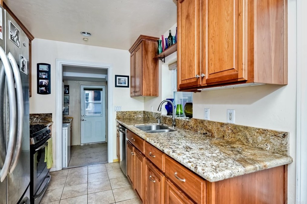 8845 Greenview Pl, Spring Valley CA  91977-1018 exterior