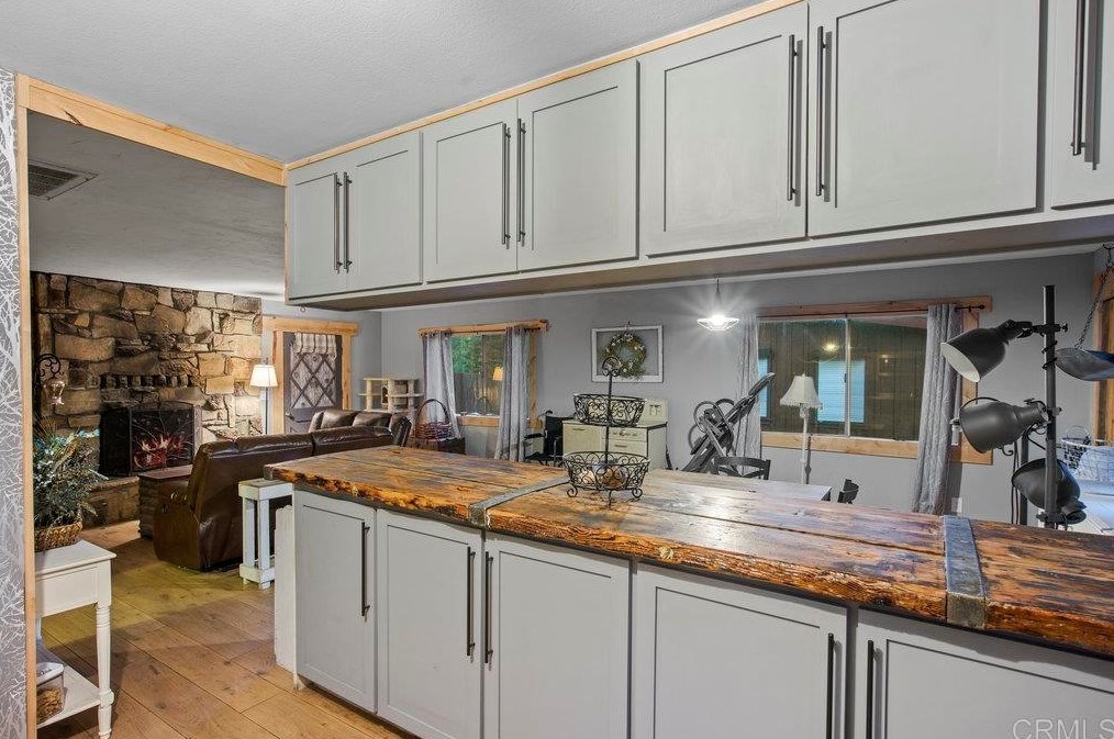 2526 Palo Alto Way, Running Springs CA  92382 exterior