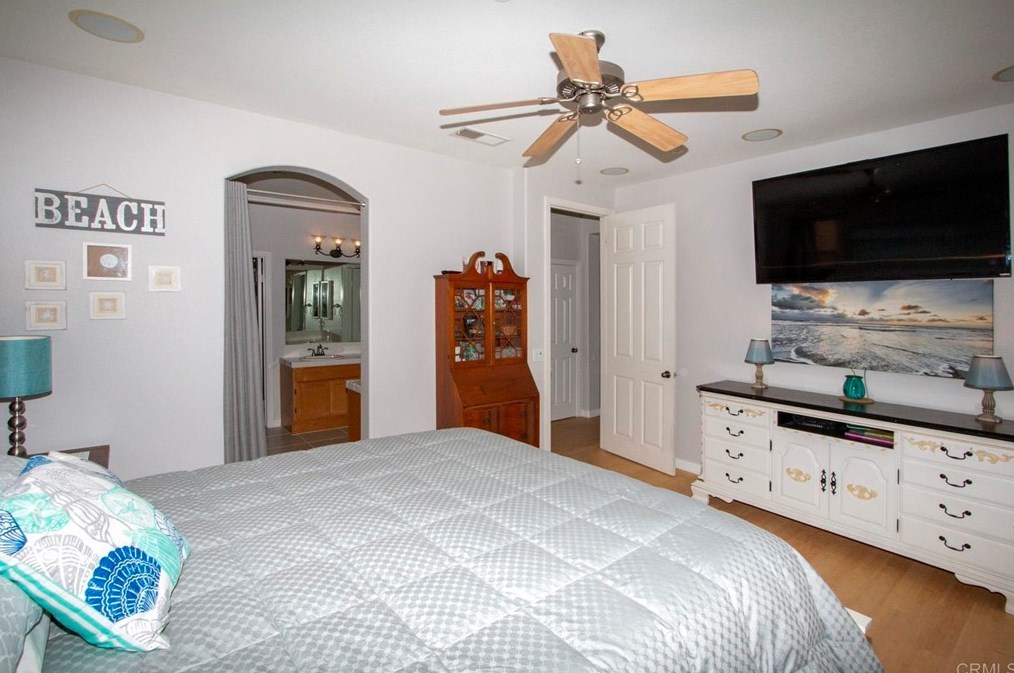 445 Poets Sq, Fallbrook CA  92028-6004 exterior