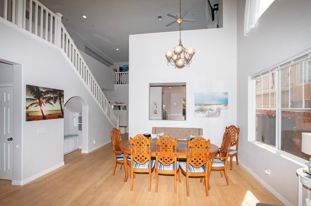 445 Poets Sq, Fallbrook CA  92028-6004 exterior