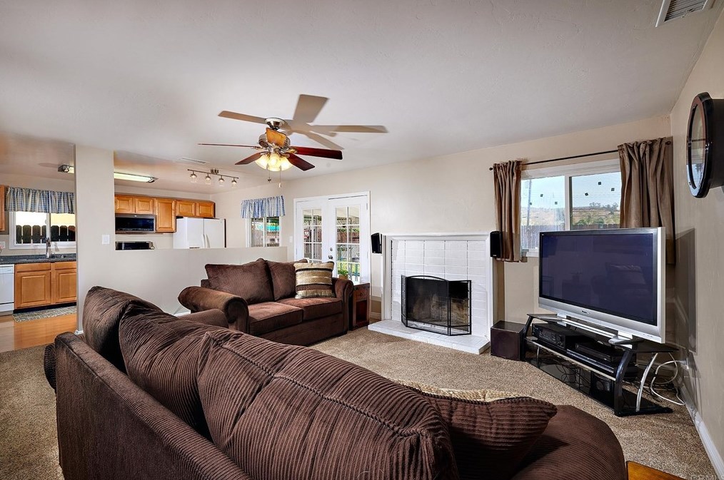 12935 Slack St, Poway CA  92064-5626 exterior