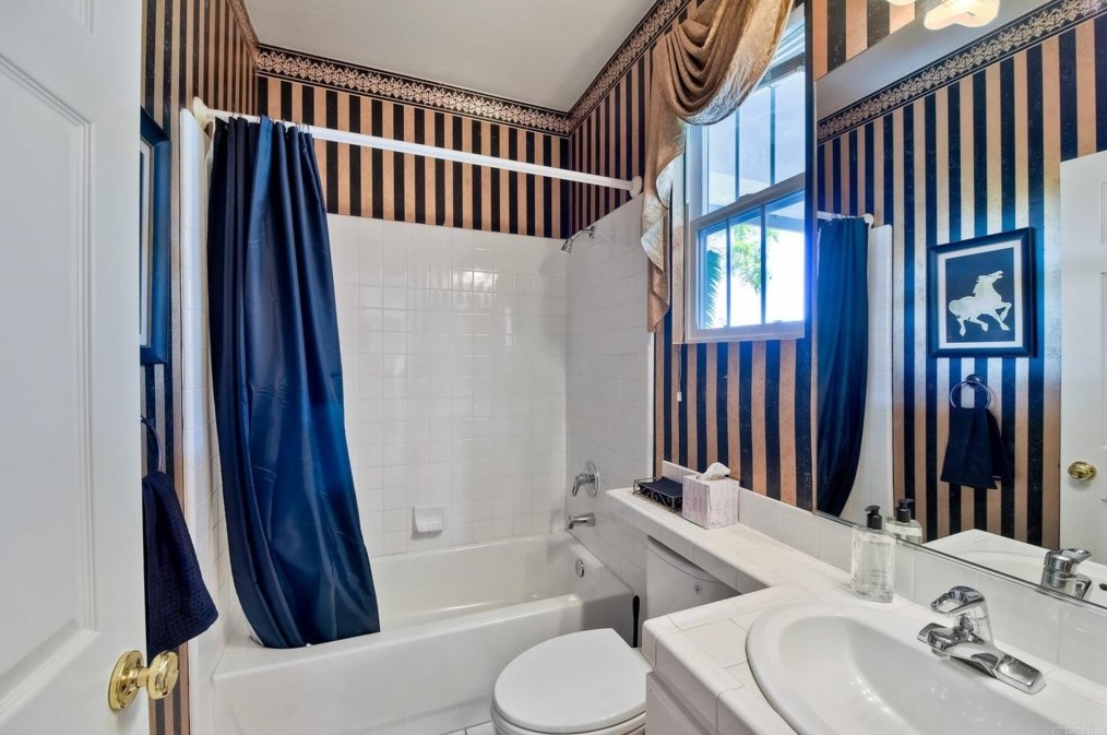 1118 Pacifica Ave, Chula Vista CA  91913-1550 exterior