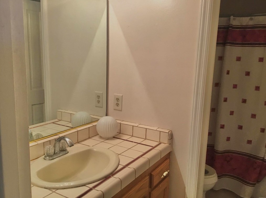 4592 Sleeping Indian Rd, Fallbrook CA  92028-8873 exterior