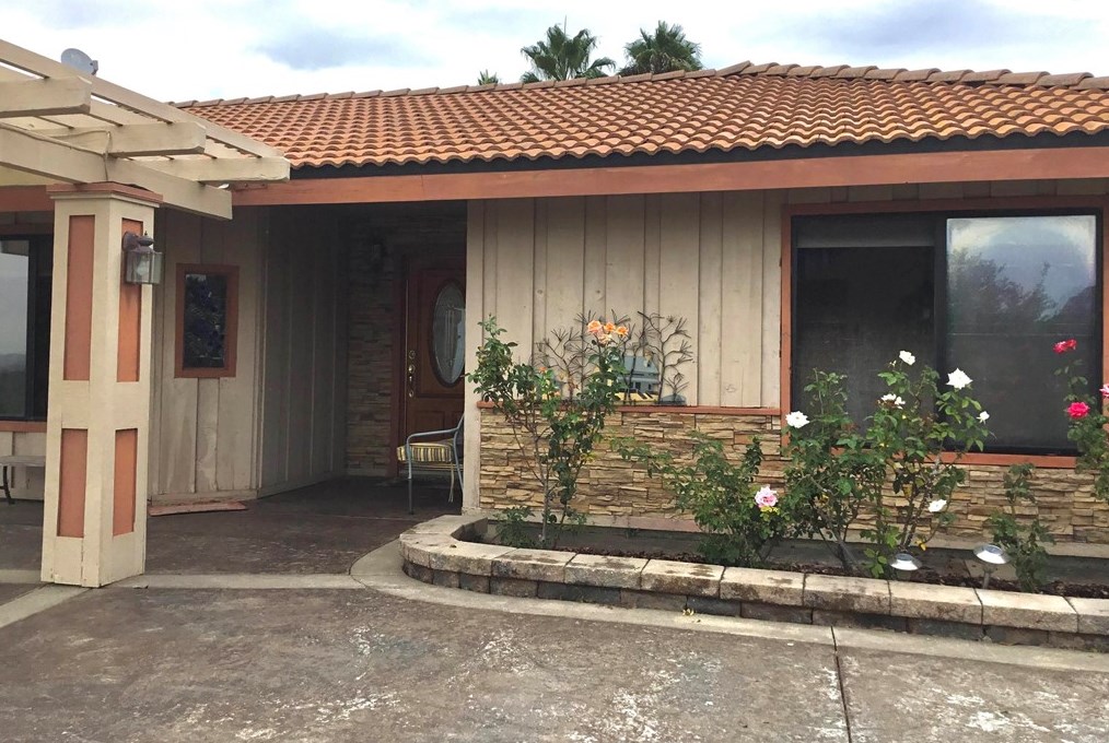 4592 Sleeping Indian Rd, Fallbrook CA  92028-8873 exterior