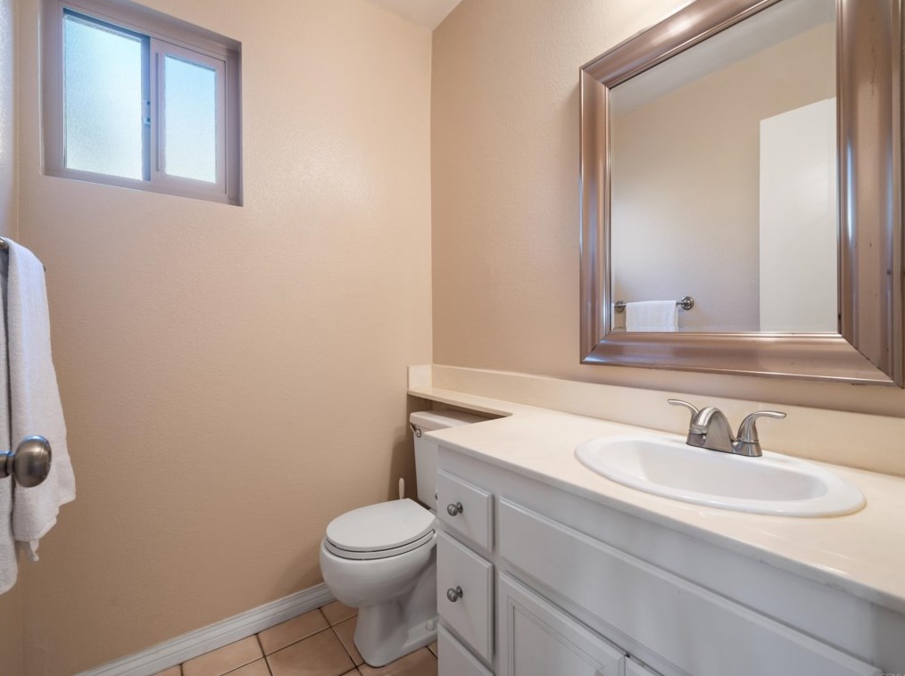 1268 Avocado Ave, Escondido CA  92026-2417 exterior