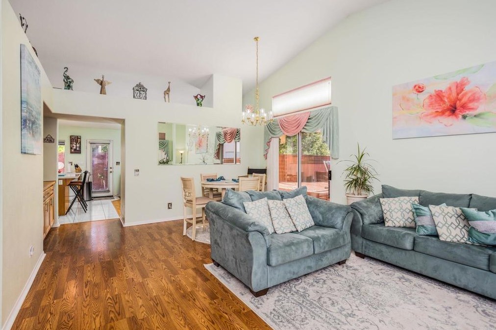 4895 Lake Shore Pl, Fallbrook CA  92028-7827 exterior