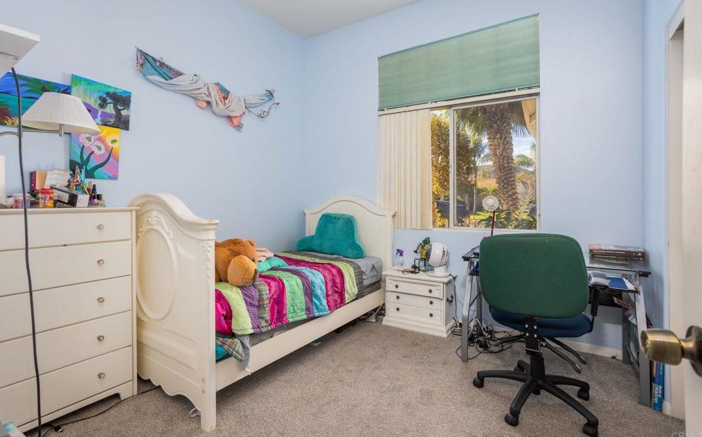 4895 Lake Shore Pl, Fallbrook CA  92028-7827 exterior