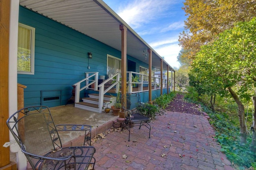 3909 Reche Rd, Fallbrook CA  92028-3819 exterior