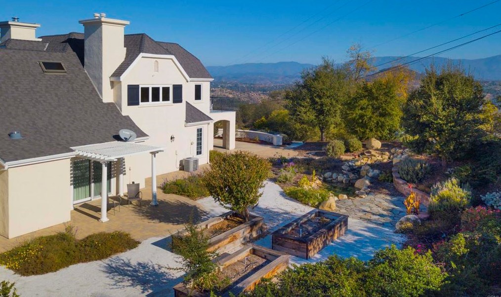 28475 Cerveza Ct, Escondido, CA 92026