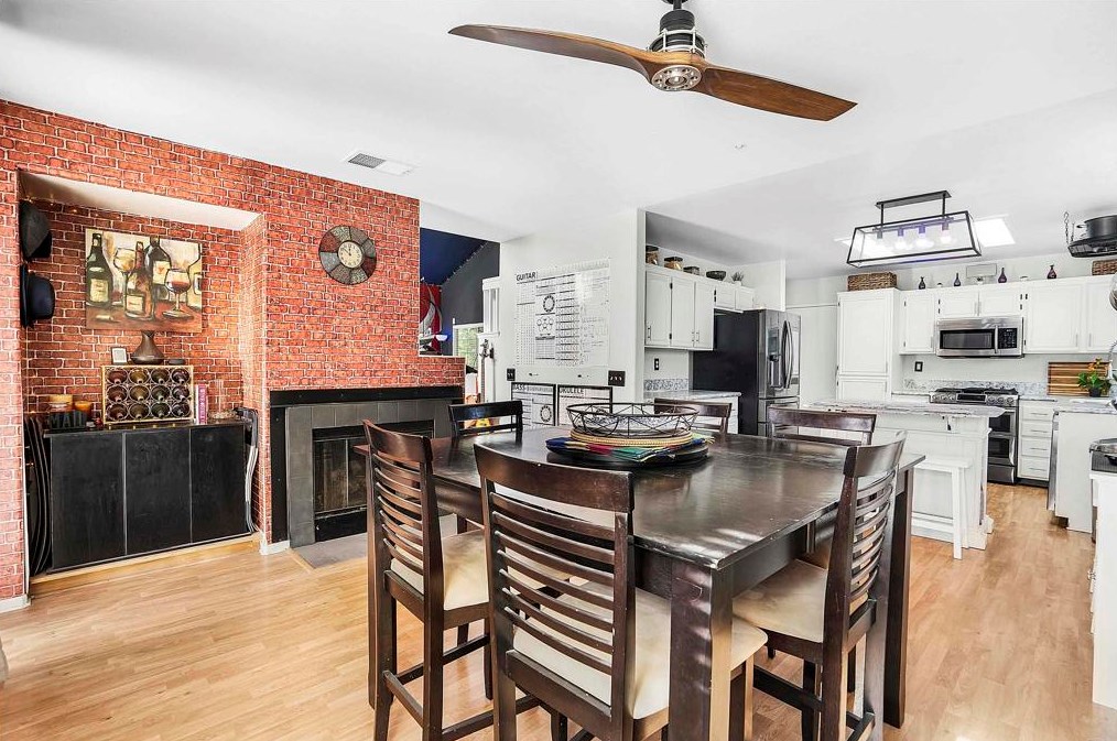 107 Silvercreek Dr, Santee CA  92071-6908 exterior