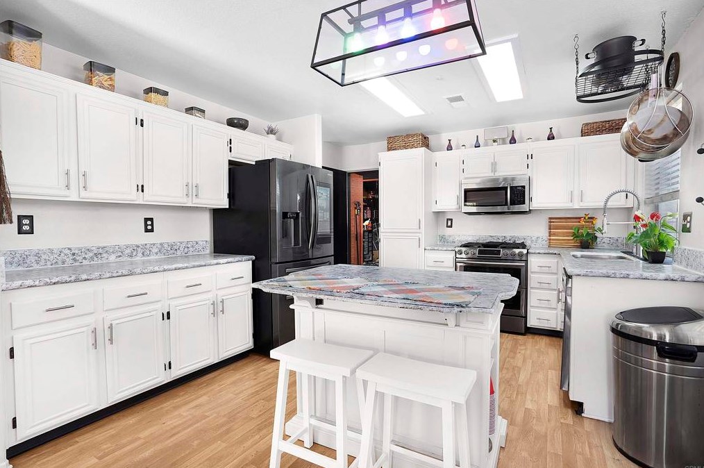 107 Silvercreek Dr, Santee CA  92071-6908 exterior