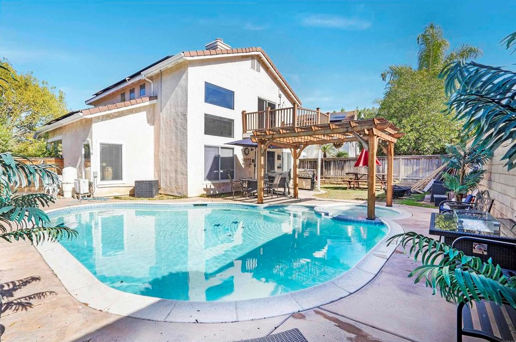 107 Silvercreek Dr, Santee CA  92071-6908 exterior