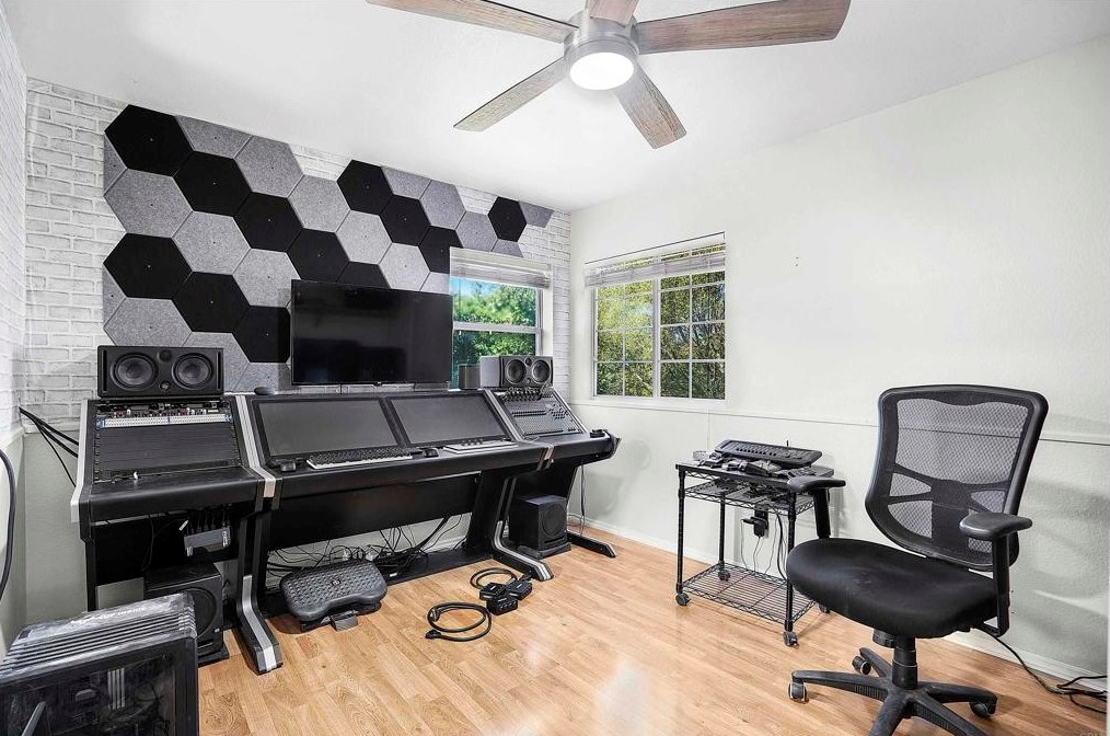 107 Silvercreek Dr, Santee CA  92071-6908 exterior