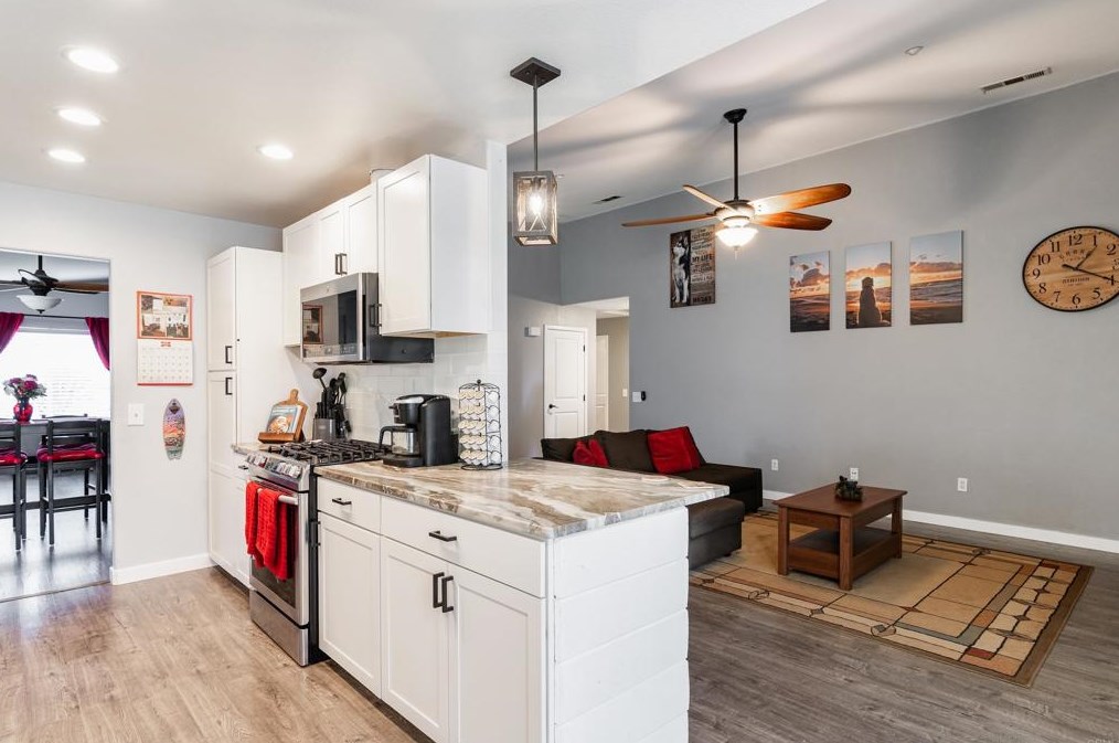 169 Shelby Ln, Fallbrook CA  92028-2722 exterior