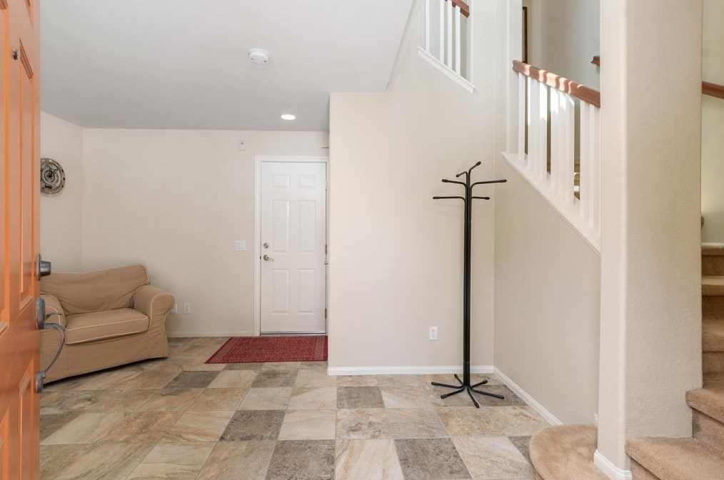 1886 Caminito Treviana, Chula Vista CA  91913-3924 exterior
