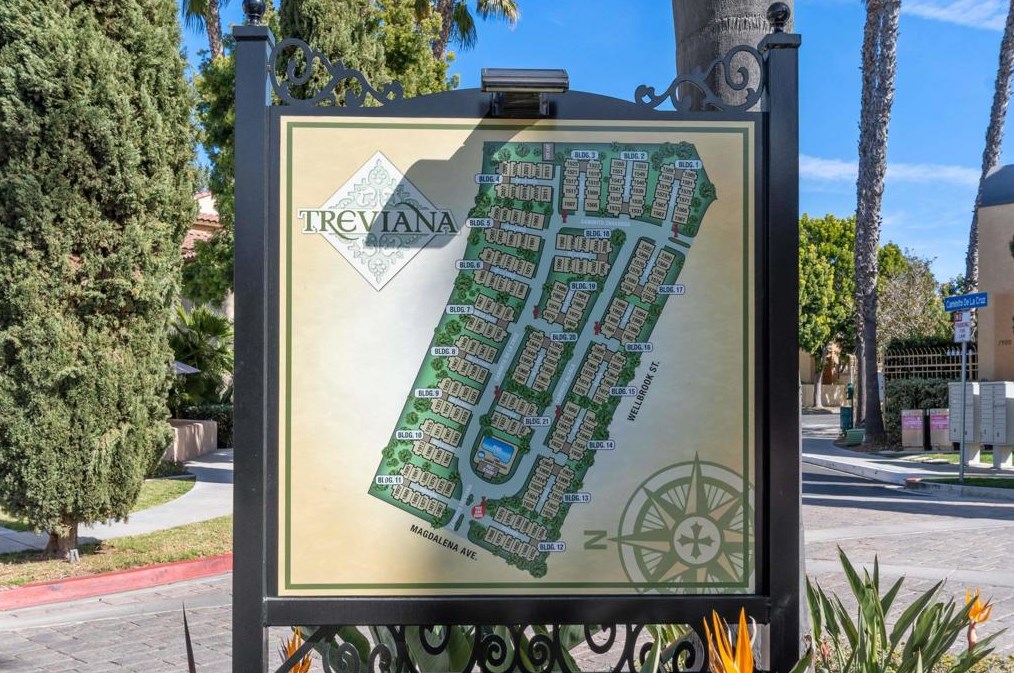 1886 Caminito Treviana, Chula Vista CA  91913-3924 exterior
