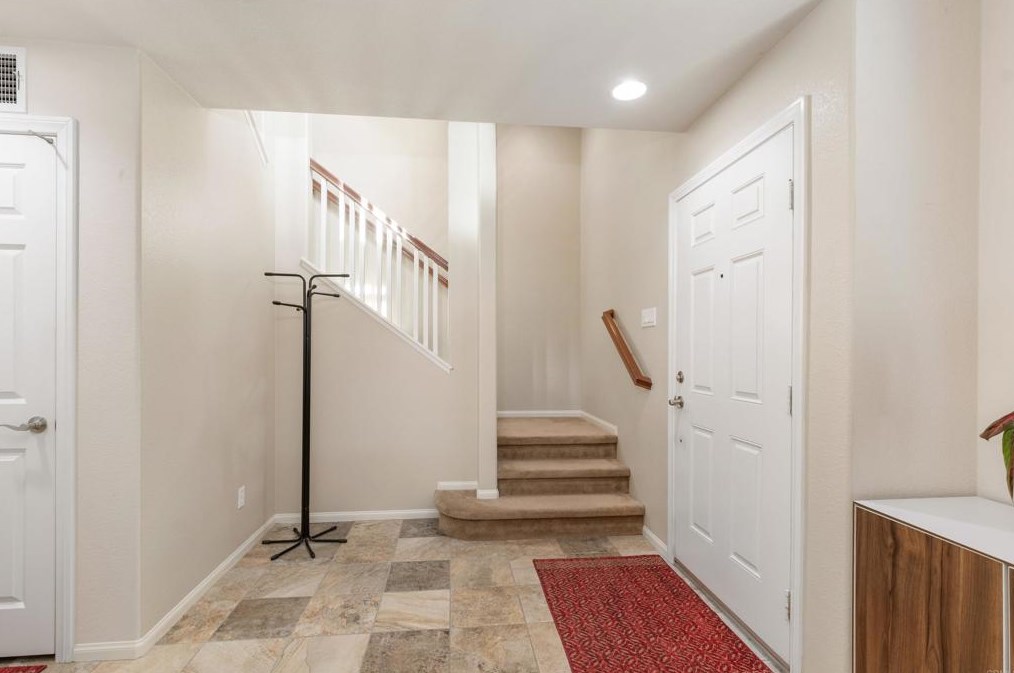 1886 Caminito Treviana, Chula Vista CA  91913-3924 exterior