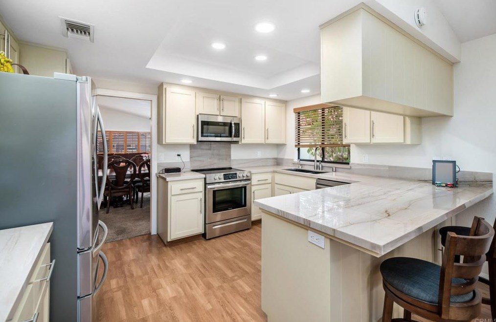 1039 Ridge Heights Dr, Fallbrook CA  92028-3672 exterior