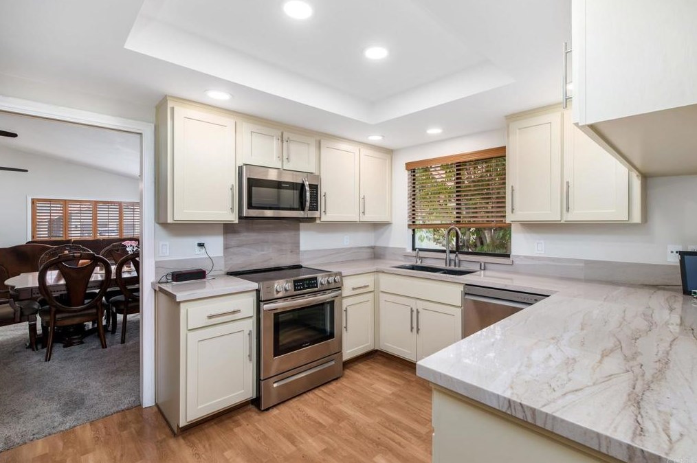 1039 Ridge Heights Dr, Fallbrook CA  92028-3672 exterior