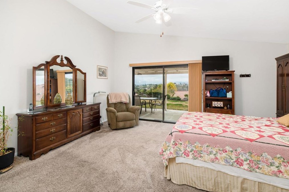 1039 Ridge Heights Dr, Fallbrook CA  92028-3672 exterior