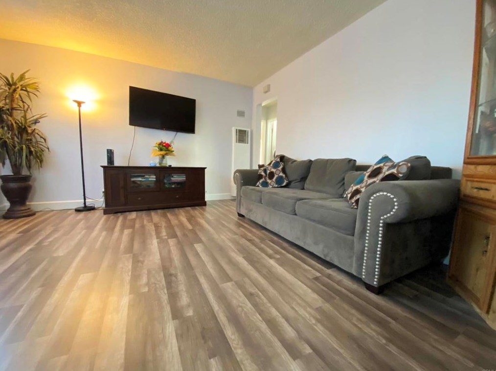 943 Midway Dr, Escondido CA  92027-1744 exterior