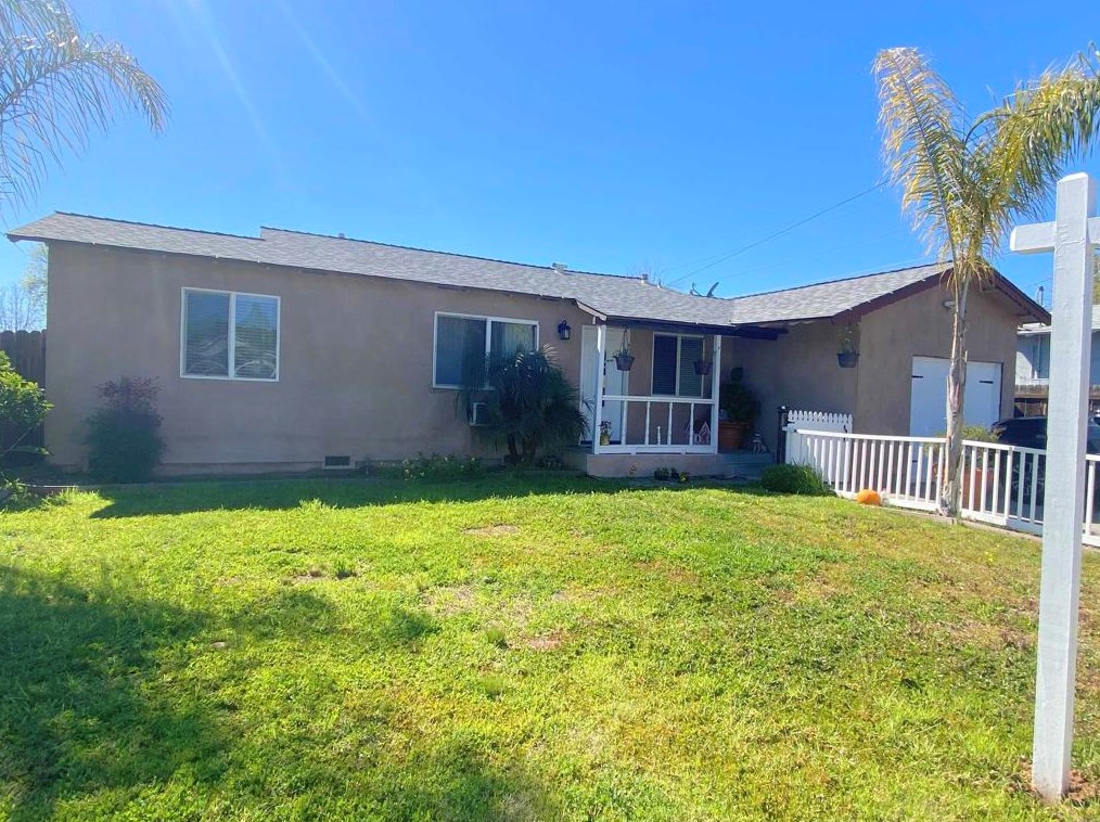 943 Midway Dr, Escondido CA  92027-1744 exterior