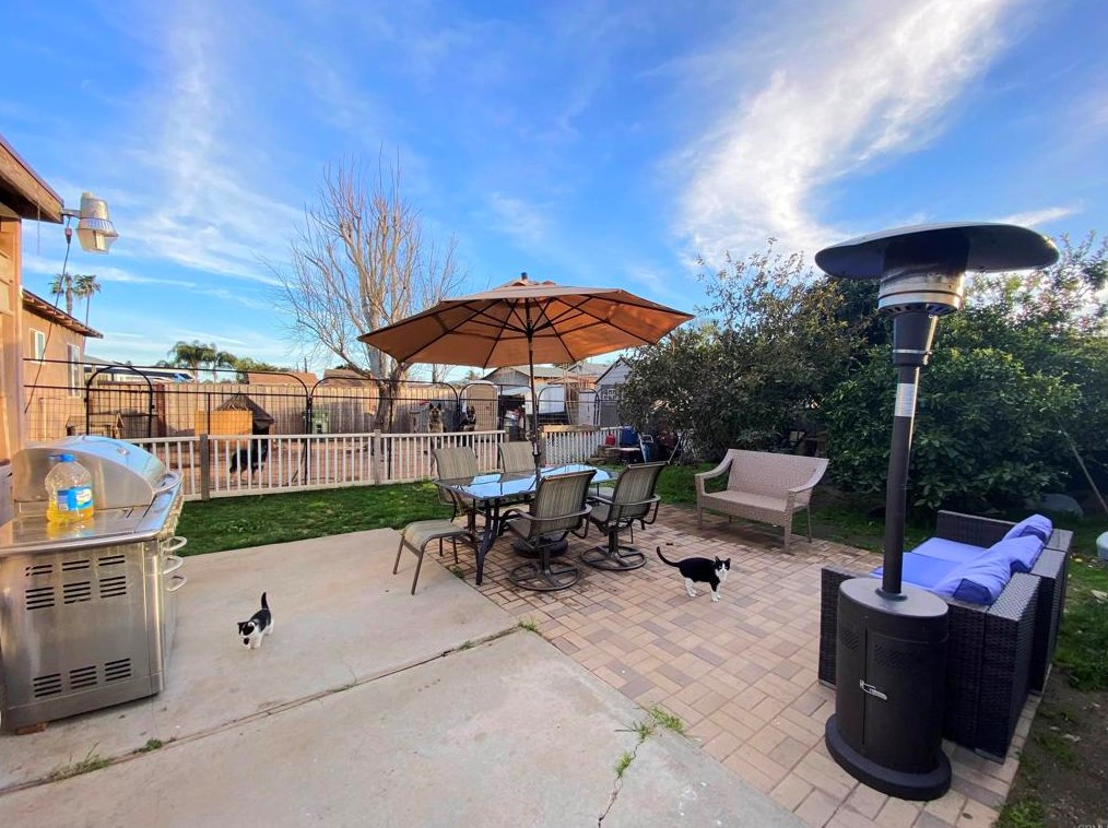 943 Midway Dr, Escondido CA  92027-1744 exterior