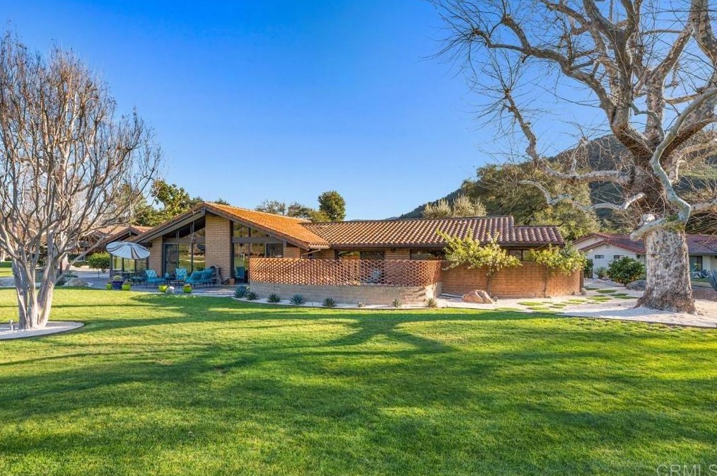 32172 Atosana, Pala CA  92061-1630 exterior