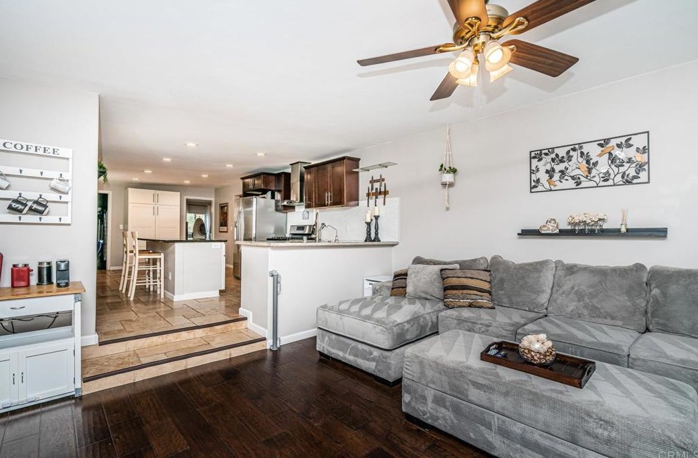 1925 Alexander Dr, Escondido CA  92025-6404 exterior