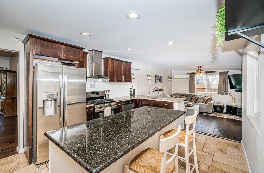 1925 Alexander Dr, Escondido CA  92025-6404 exterior