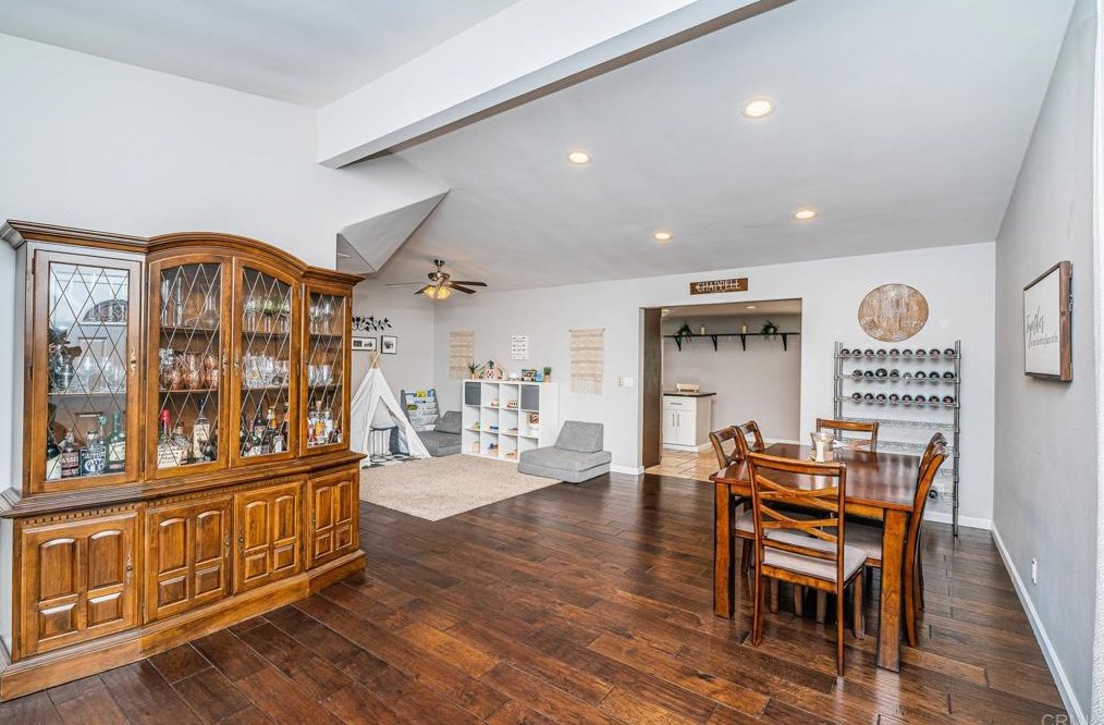 1925 Alexander Dr, Escondido CA  92025-6404 exterior