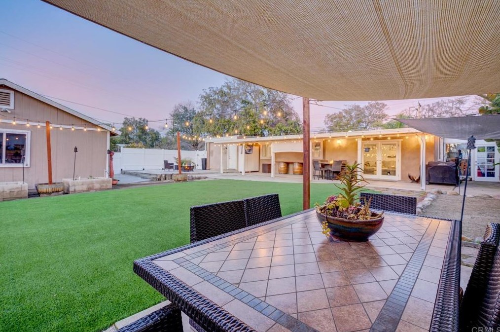 1925 Alexander Dr, Escondido CA  92025-6404 exterior