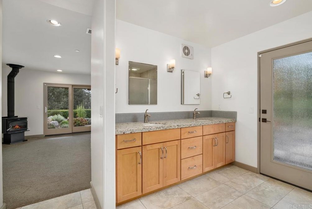 3428 Sunset Dr, Fallbrook CA  92028-9579 exterior