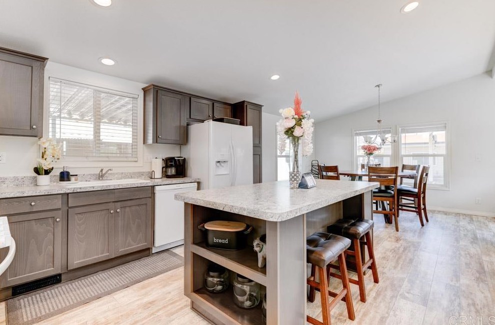 13613 Poinsettia Dr, Poway CA  92064-4025 exterior