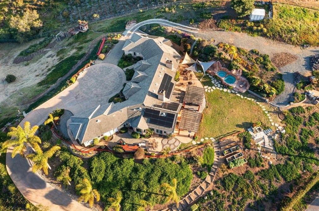 2974 Sumac Rd, Fallbrook CA  92028-8704 exterior