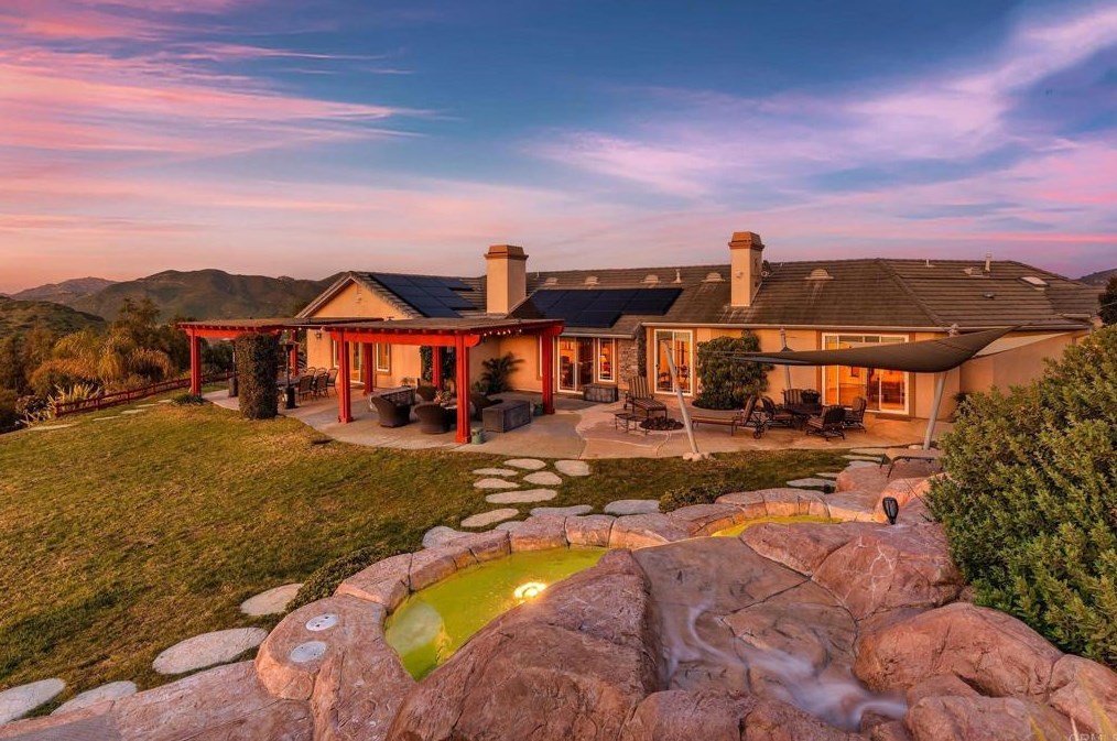 2974 Sumac Rd, Fallbrook CA  92028-8704 exterior