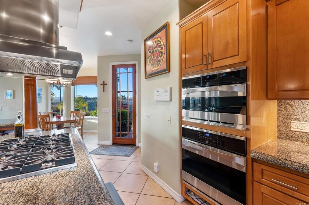 2974 Sumac Rd, Fallbrook CA  92028-8704 exterior