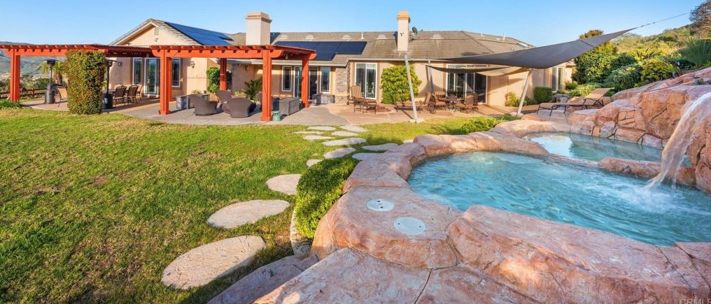 2974 Sumac Rd, Fallbrook CA  92028-8704 exterior