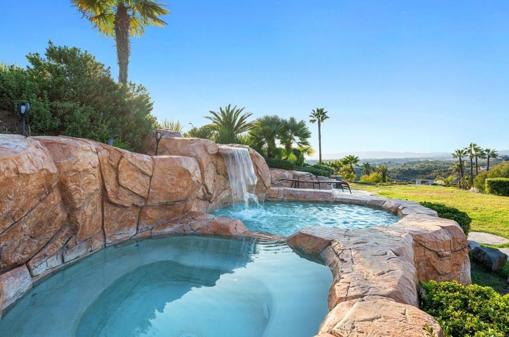 2974 Sumac Rd, Fallbrook CA  92028-8704 exterior