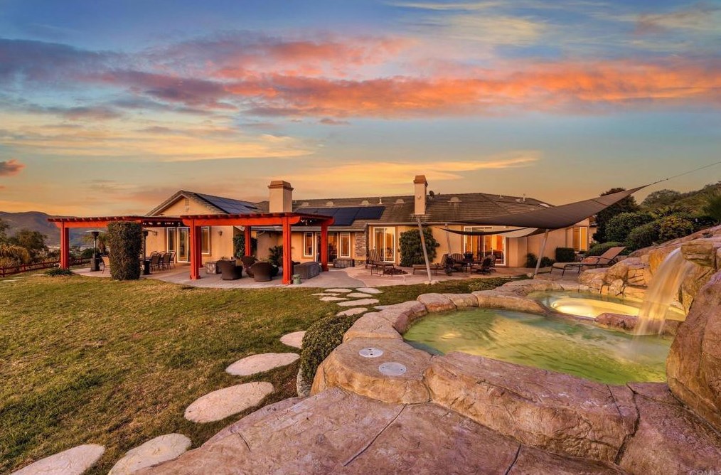 2974 Sumac Rd, Fallbrook CA  92028-8704 exterior