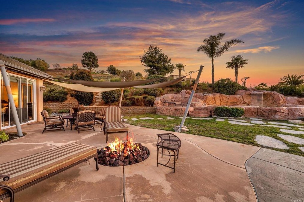 2974 Sumac Rd, Fallbrook CA  92028-8704 exterior